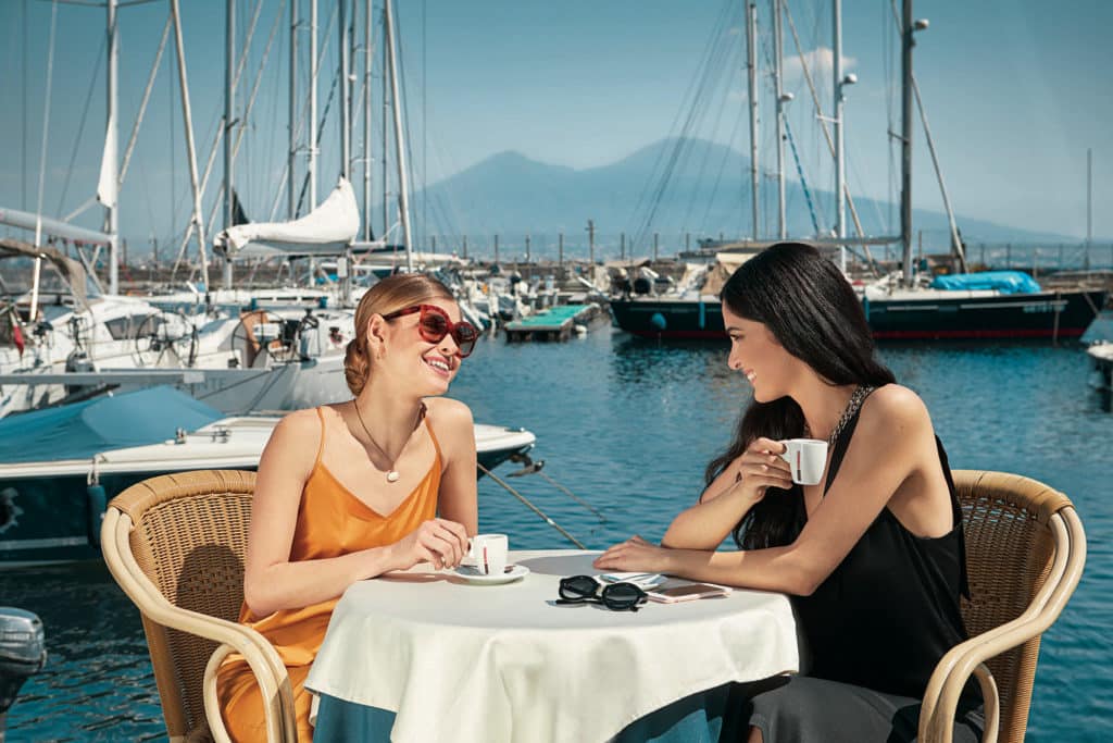 Parte da Napoli, dove l'espresso è una passione, la nuova campagna internazionale Kimbo