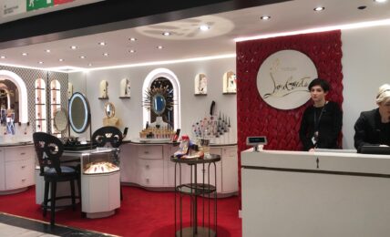 Christian Louboutin apre una nuova boutique beautè presso la Rinascente di Milano Piazza Duomo