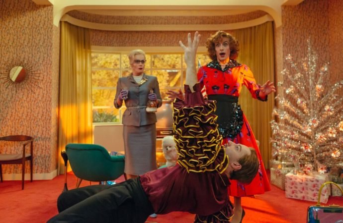 Al cinema nella black comedy Favola  uno straordinario (e irriconoscibile) Filippo Timi