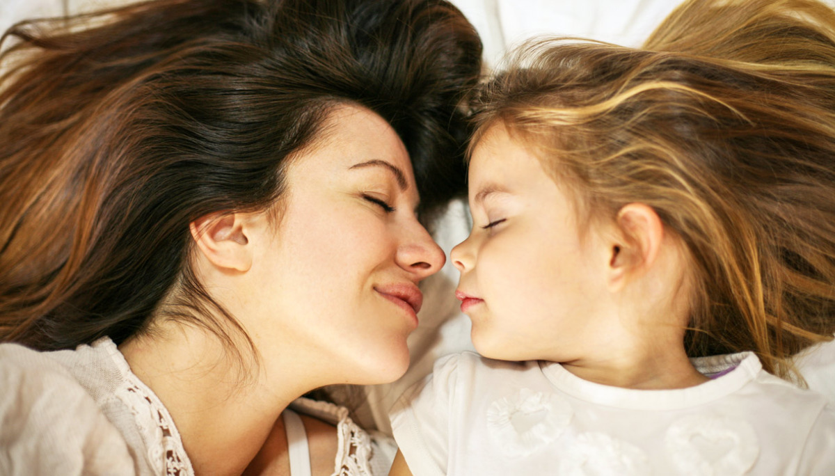 Per la Festa della Mamma fatele il regalo più bello, un vostro bacio!