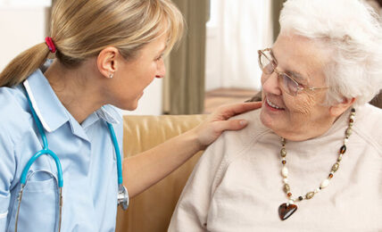 Assistenza domiciliare agli anziani, vera priorità sanitaria