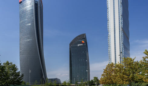AGC, sue le facciate vetrate della torre Libeskind di City Life a Milano