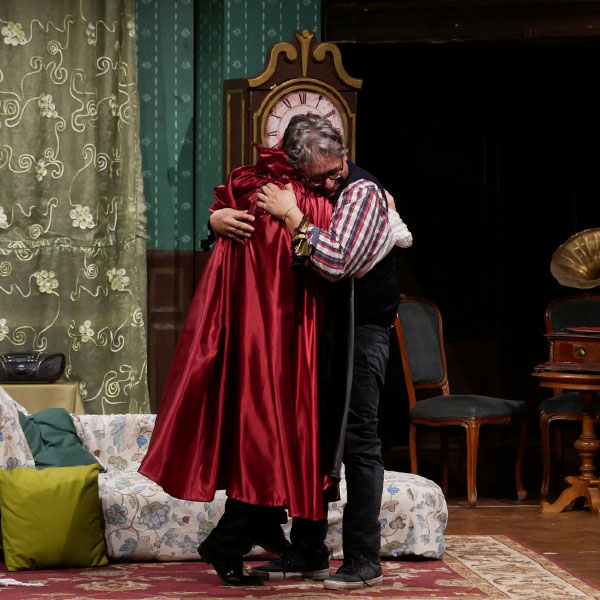 Teatro Manzoni: in scena La famiglia Transylvania 4