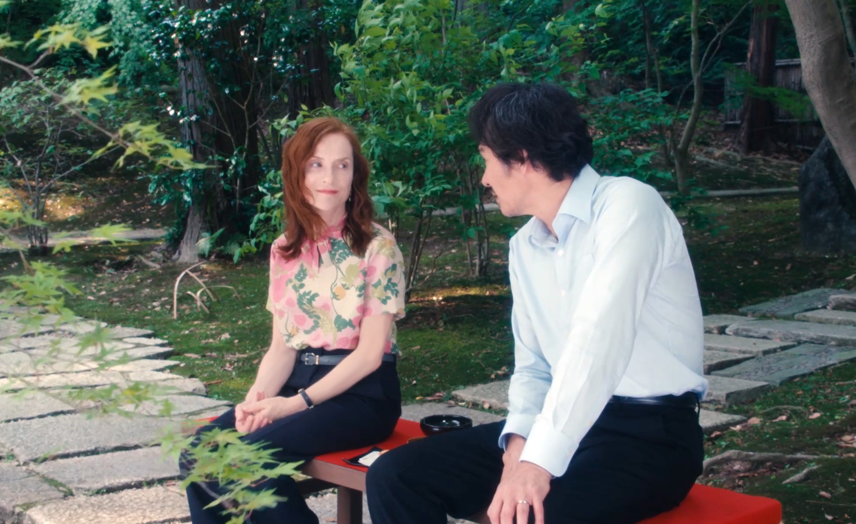Viaggio in Giappone, delicato film con Isabelle Huppert, al cinema l'11 gennaio