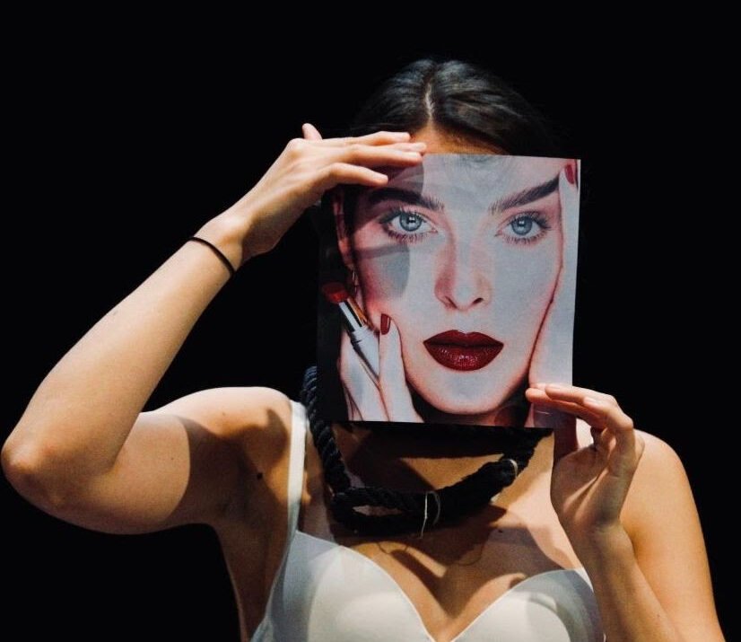 Teatro Carcano: in scena Svelarsi Evento per sole donne (cis, trans, non binary)