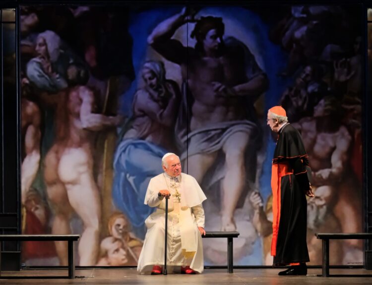 Teatro Menotti: in scena I due Papi