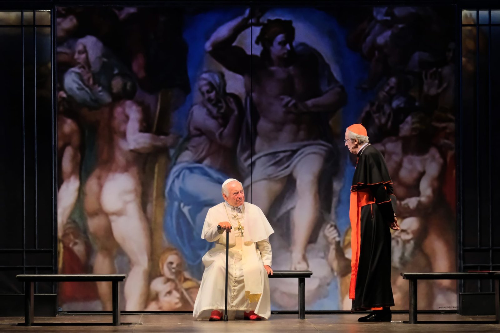 Teatro Menotti: in scena I due Papi