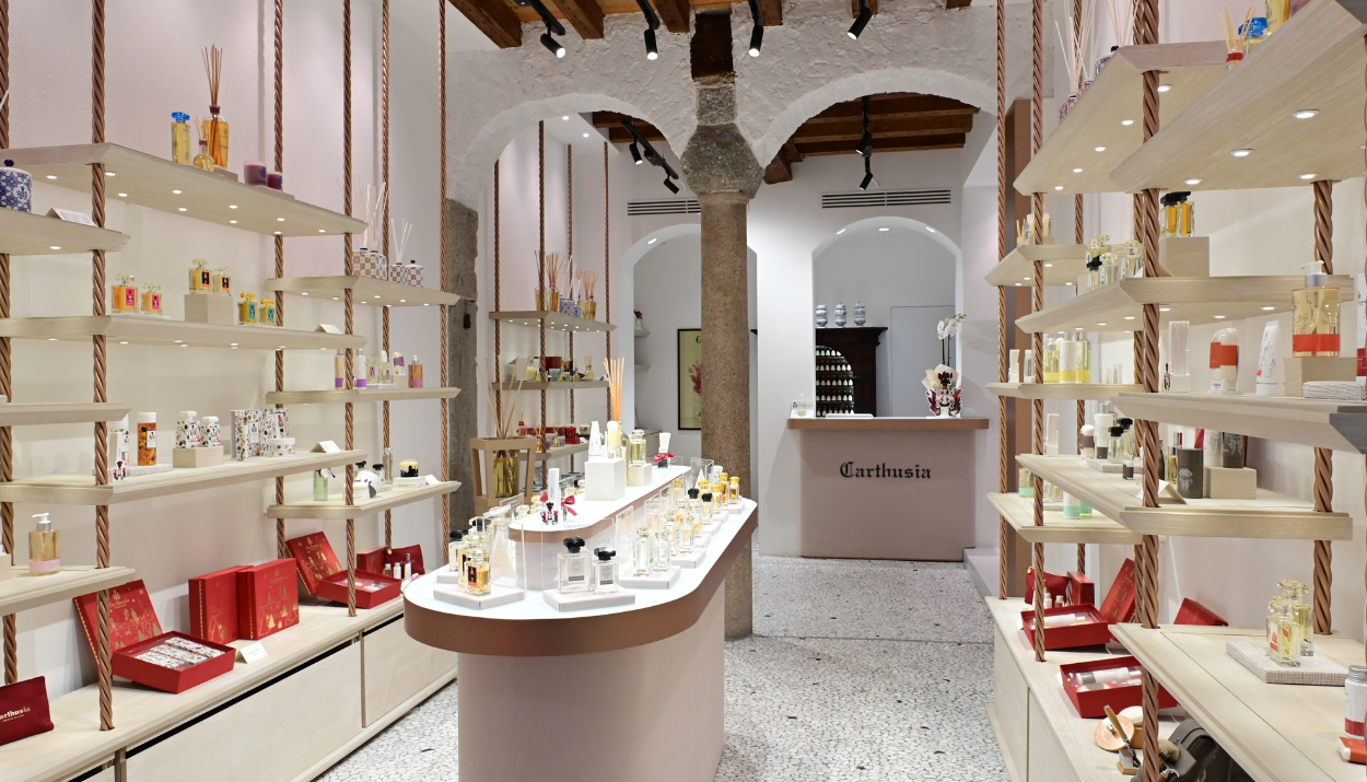 Apre a Milano Casa Carthusia
