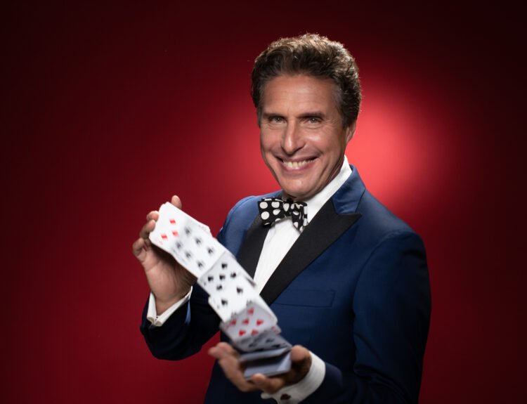 MIC: Raul Cremona in A me gli occhi