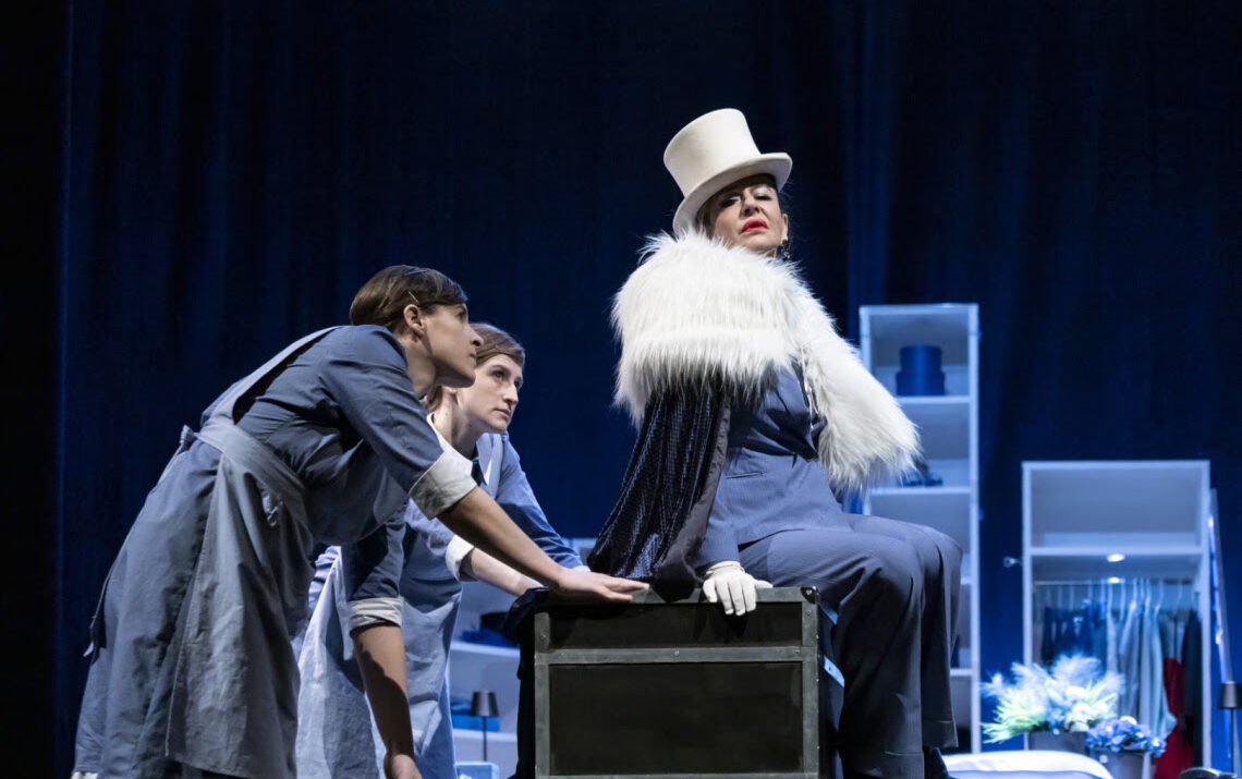 Teatro Carcano : in scena Le serve di Genet