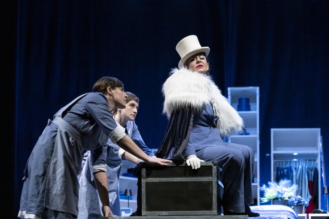 Teatro Carcano : in scena Le serve di Genet