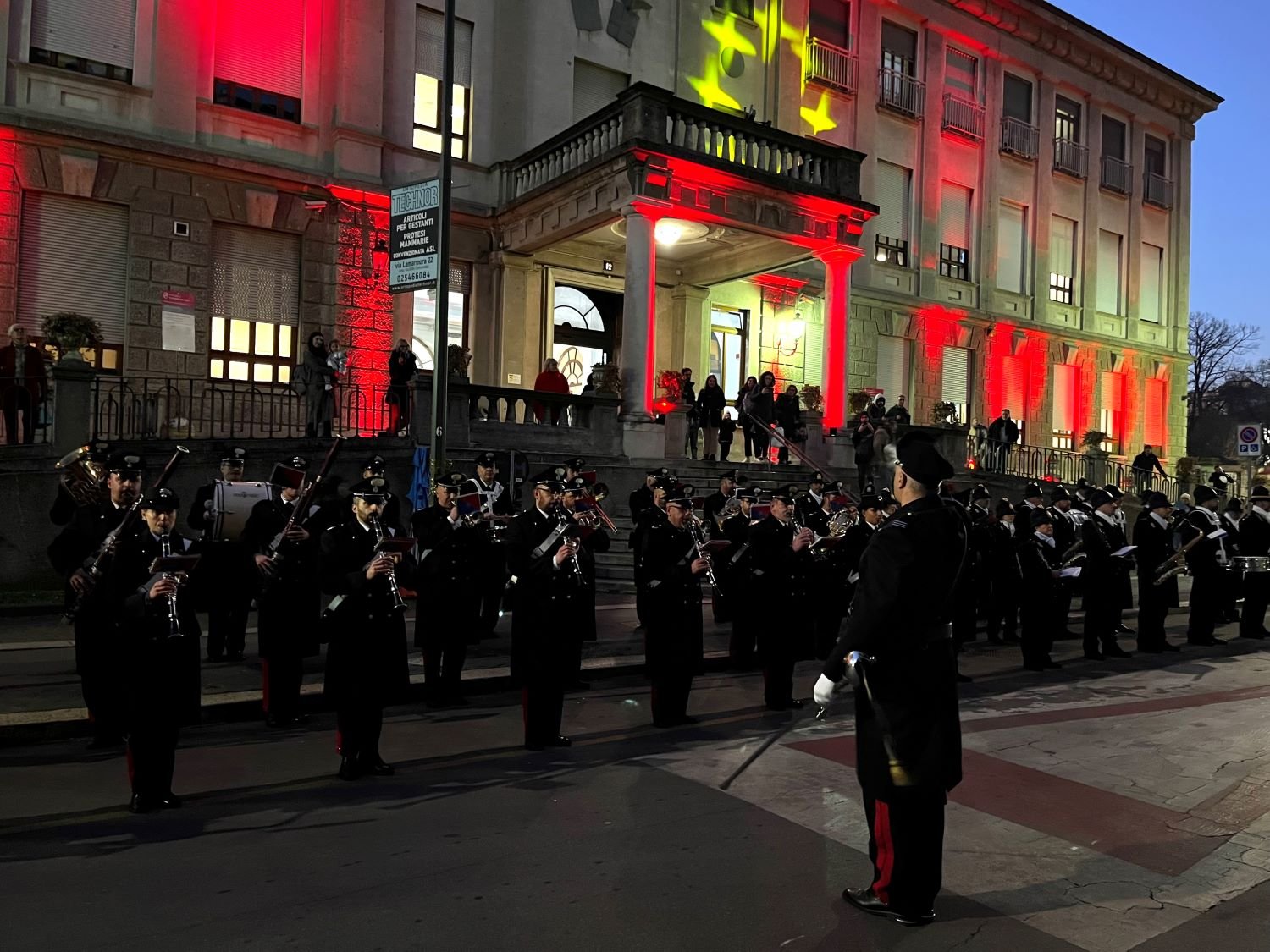Concerto di Natale a sorpresa nella clinica pediatrica De Marchi per i bambini malati