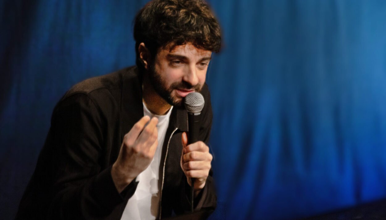 Daniele Gattano in scena al Teatro Manzoni di Milano