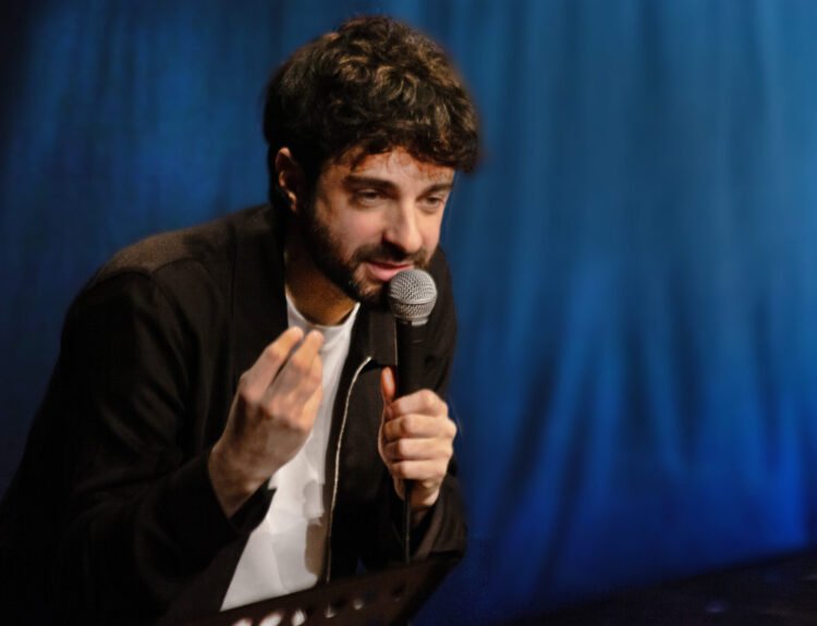 Daniele Gattano in scena al Teatro Manzoni di Milano