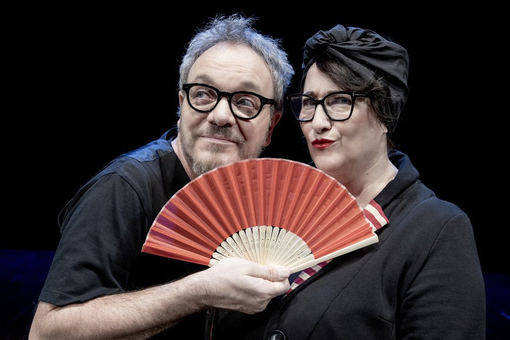 Teatro Carcano: TOTALMENTE INCOMPATIBILI di e con Corrado Nuzzo e Maria Di Biase 