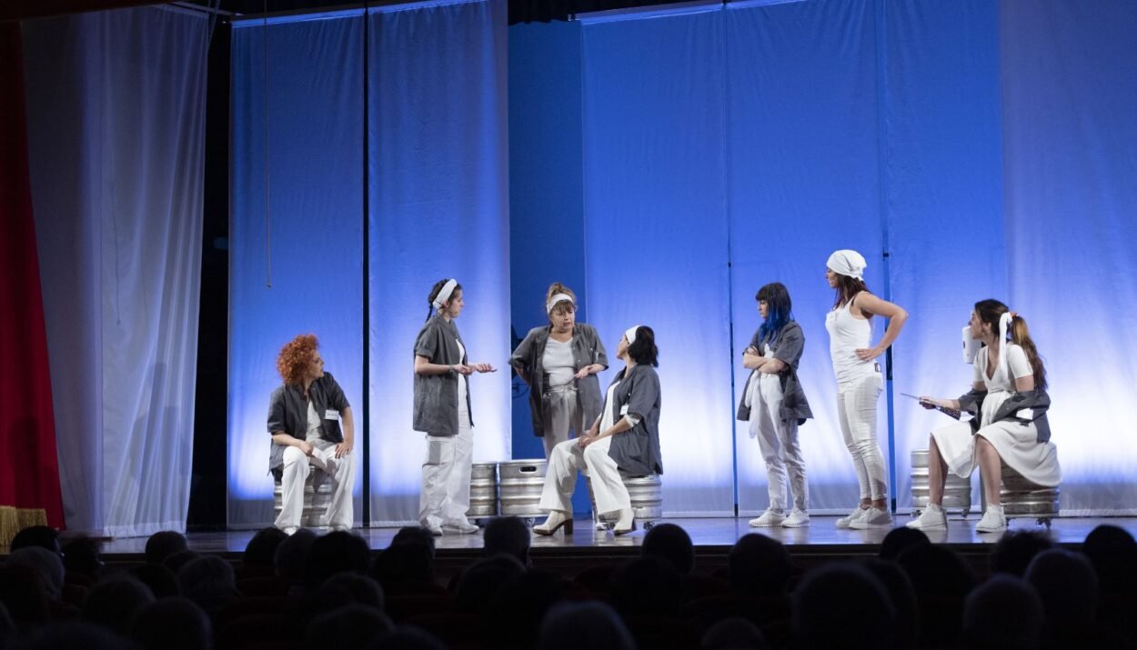 Teatro Martinitt: in scena il divertente spettacolo “Bastarde senza gloria”