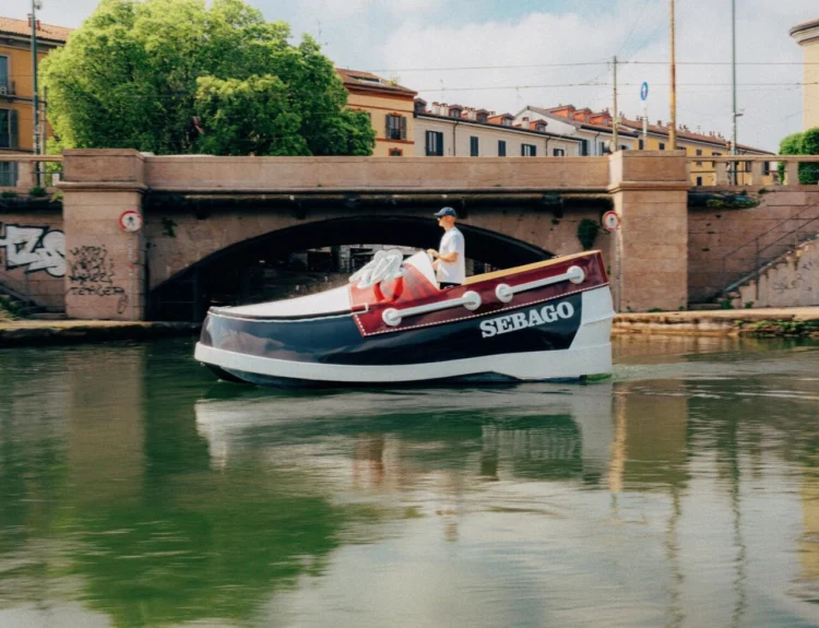 Sebago festeggia 80 anni tra stile preppy e icone senza tempo
