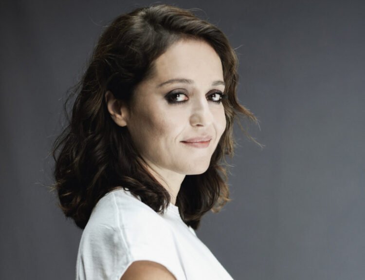 Teatro Carcano: Vanessa Scalera in La Sorella Migliore