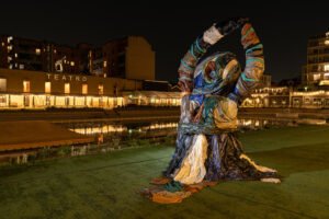 MOUNTAIN ECHOES: approdano a Milano le tre "Montagne Umane" dalla Valtellina