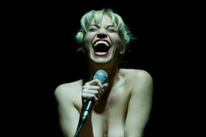 Teatro Carcano: Silvia Gallerano ne La merda