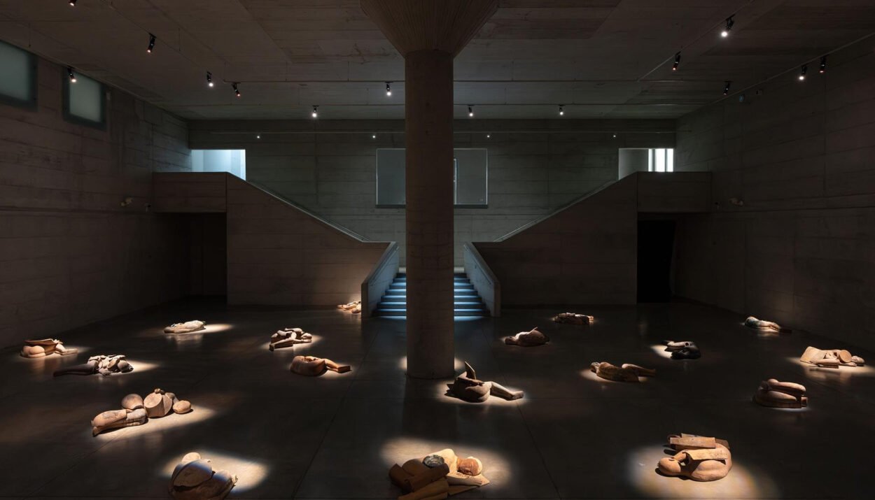 Mimmo Paladino: la mostra a Milano