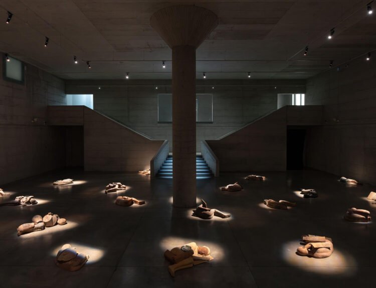 Mimmo Paladino: la mostra a Milano