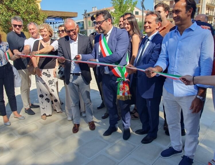 Teramo, RFI rinnova la piazza davanti alla stazione
