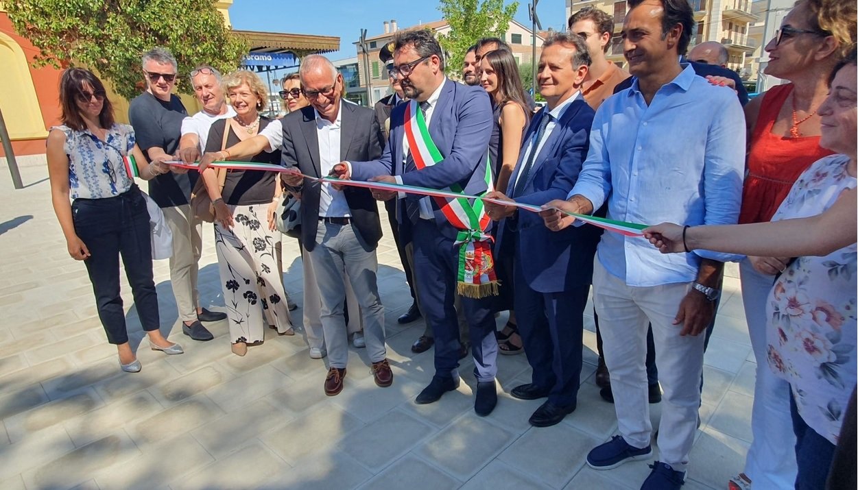 Teramo, RFI rinnova la piazza davanti alla stazione
