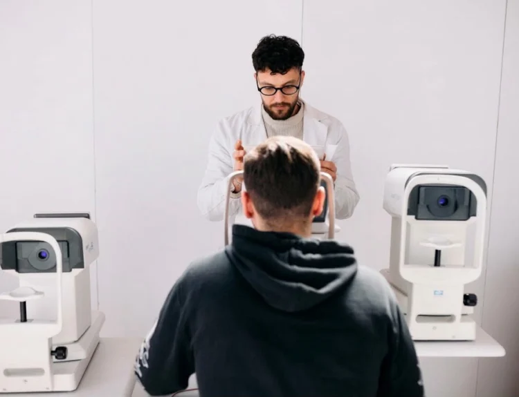 Giornate della Vista a Rozzano: oltre 1.000 visite oculistiche gratuite per le persone fragili