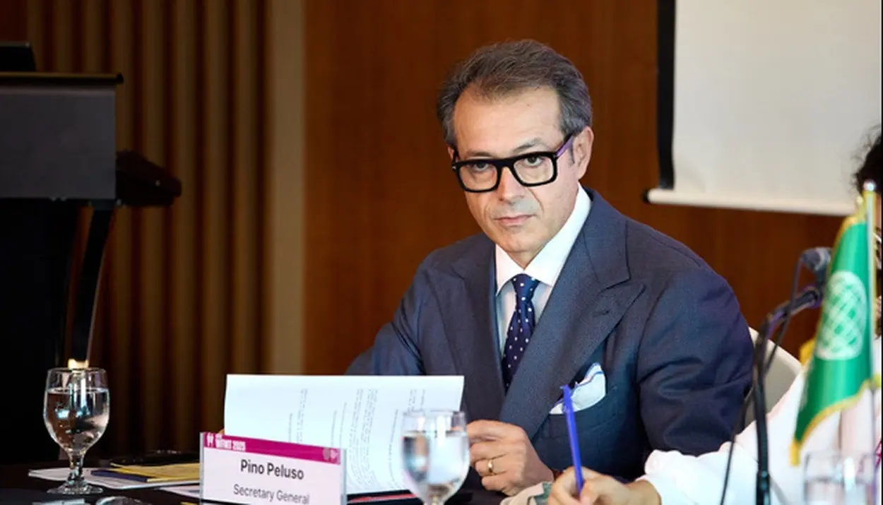 Pino Peluso: la sartoria che recupera gli abiti